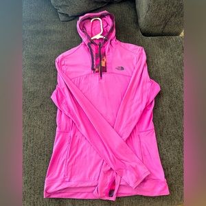 Women’s North Face- Half zip- Medium